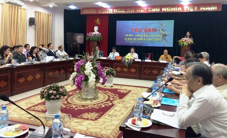 Colloque «Hanoi-ville de la paix: 15 ans d’intégration et de développement» - ảnh 1